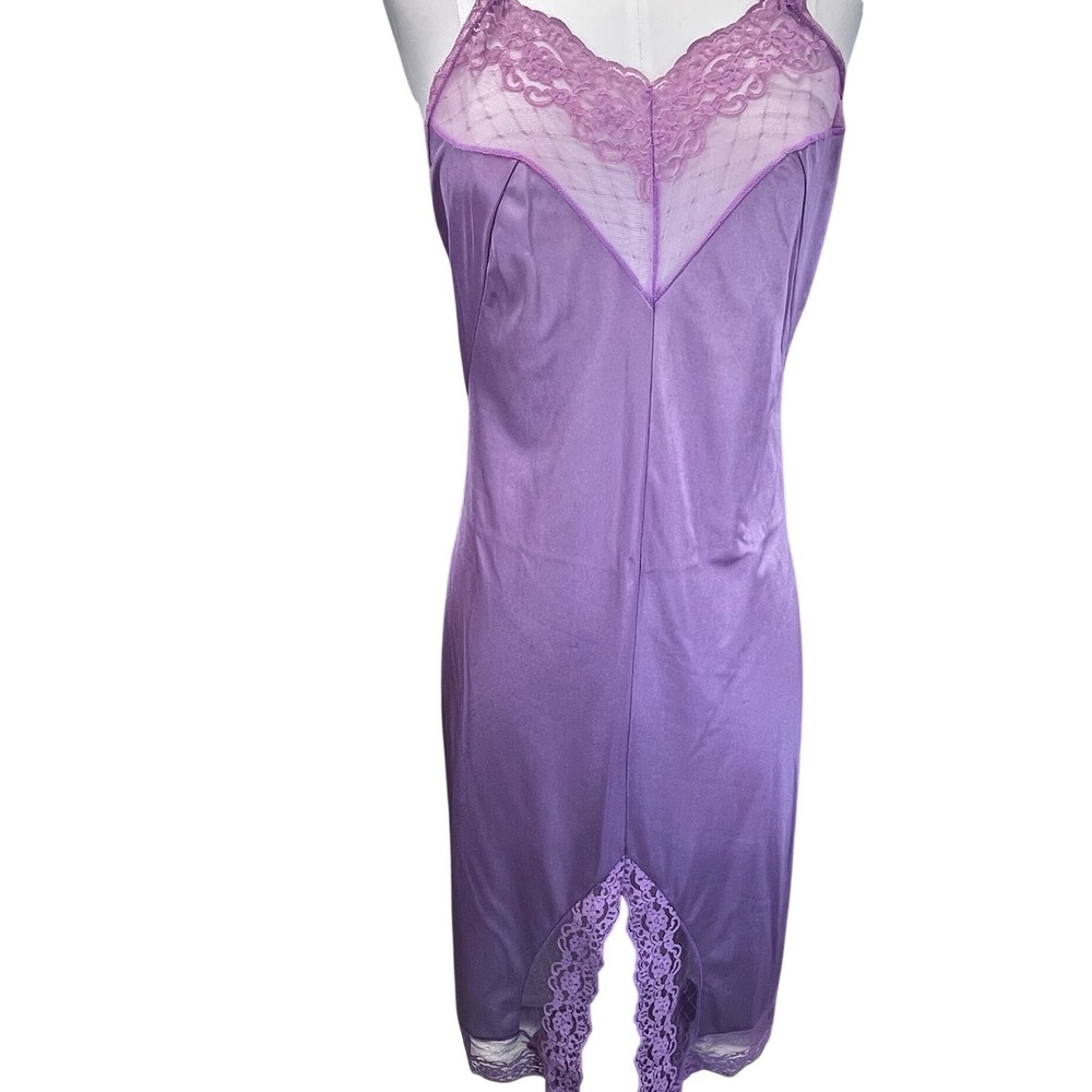 Powers Model Women Full Slip Purple Silky Nylon Lace Trim Small Vintage 60s 70s‎